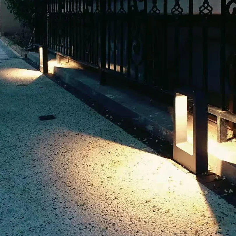 AquaGlow - Vodotesná lampa na trávnik