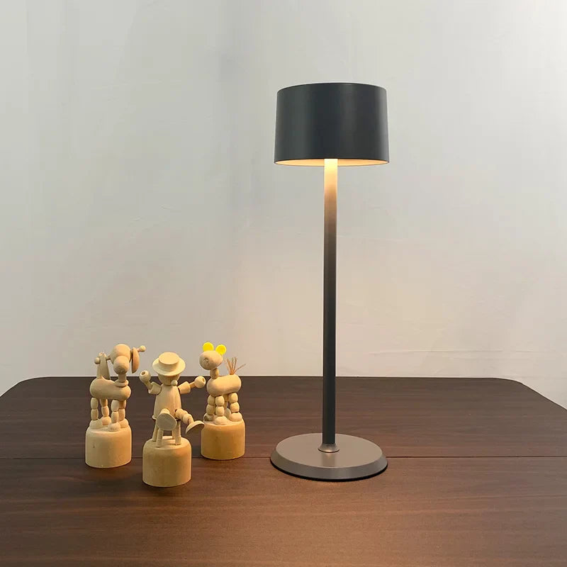 AluTouch - Hliníková stolová lampa