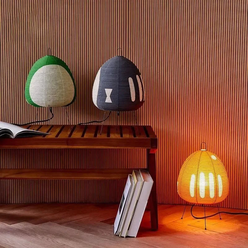 HeritageHaven - Stolová lampa na trojnožke