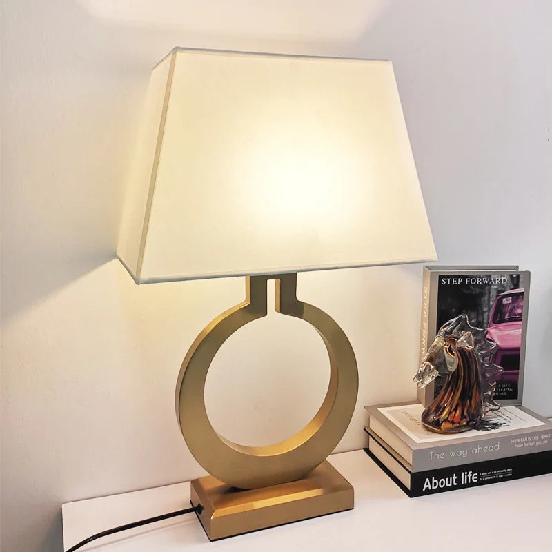 EliteShine - Luxusná stolová lampa