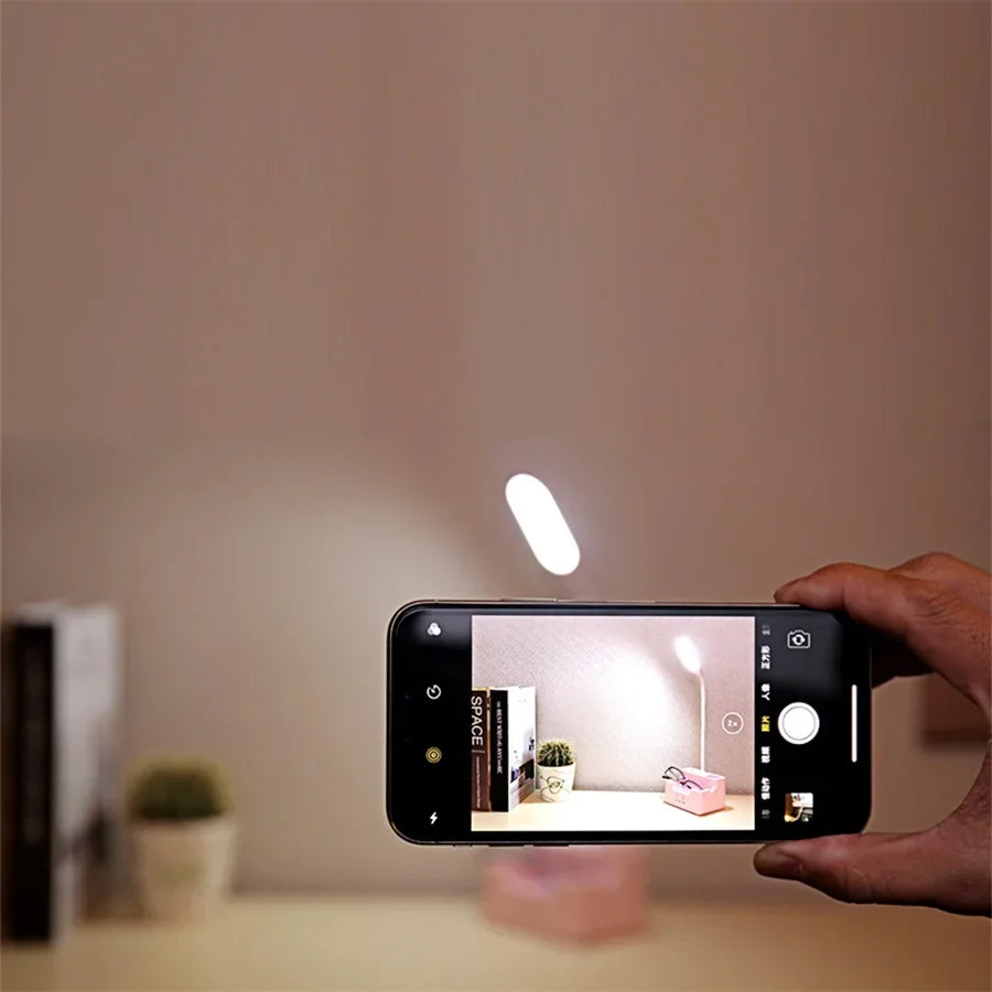 TwistGlow - Flexibilná stolová lampa