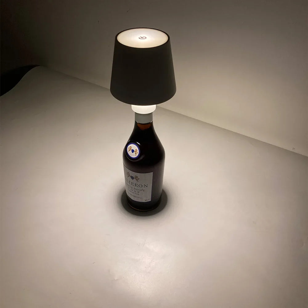 VinoFlex - Kreatívna stolová lampa na fľašu vína