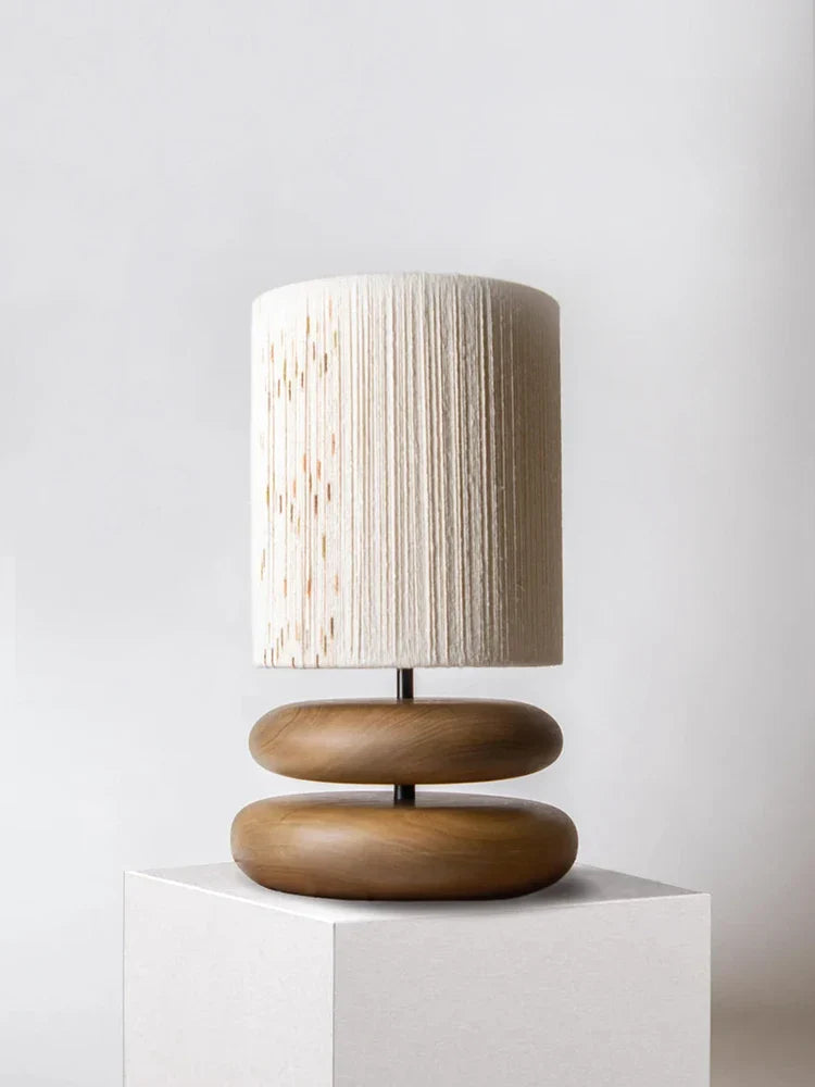 RusticTwine - Stolová lampa z orechového prútia
