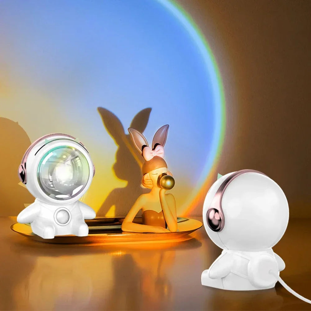 MiniAura - Lampa astronauta pri západe slnka
