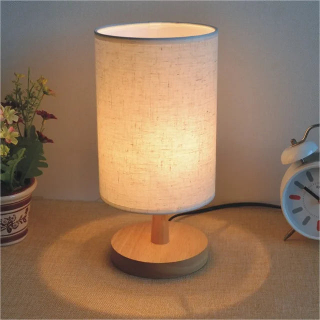 WoodBeam - Moderná drevená stolová lampa