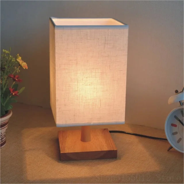 WoodBeam - Moderná drevená stolová lampa