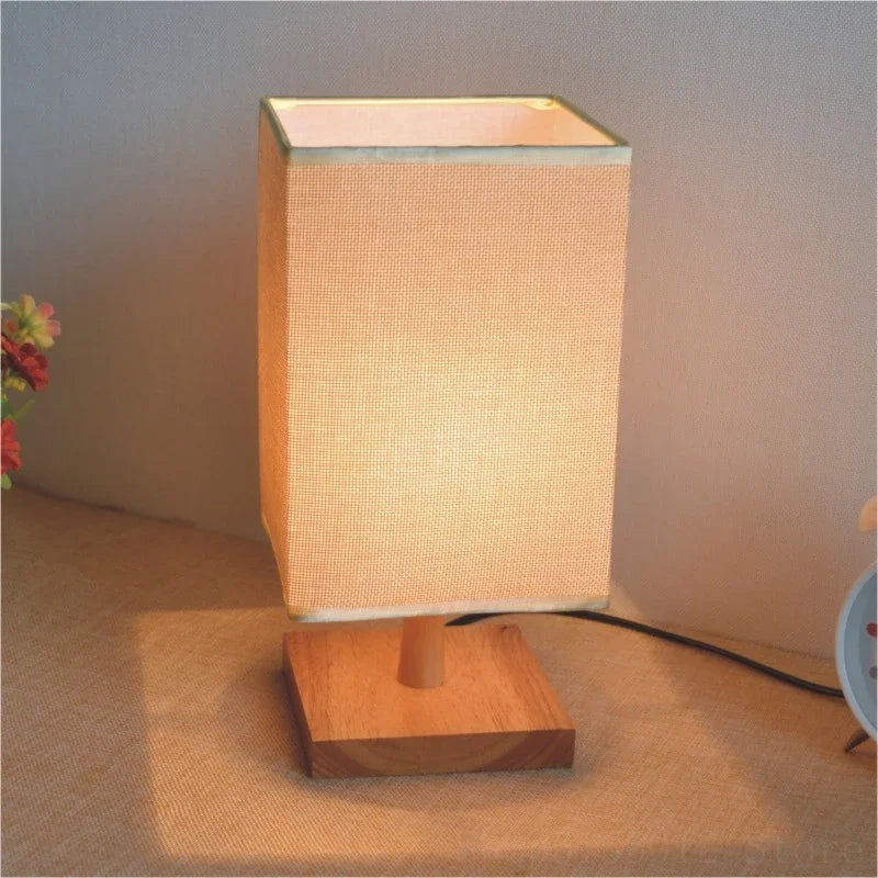 WoodBeam - Moderná drevená stolová lampa