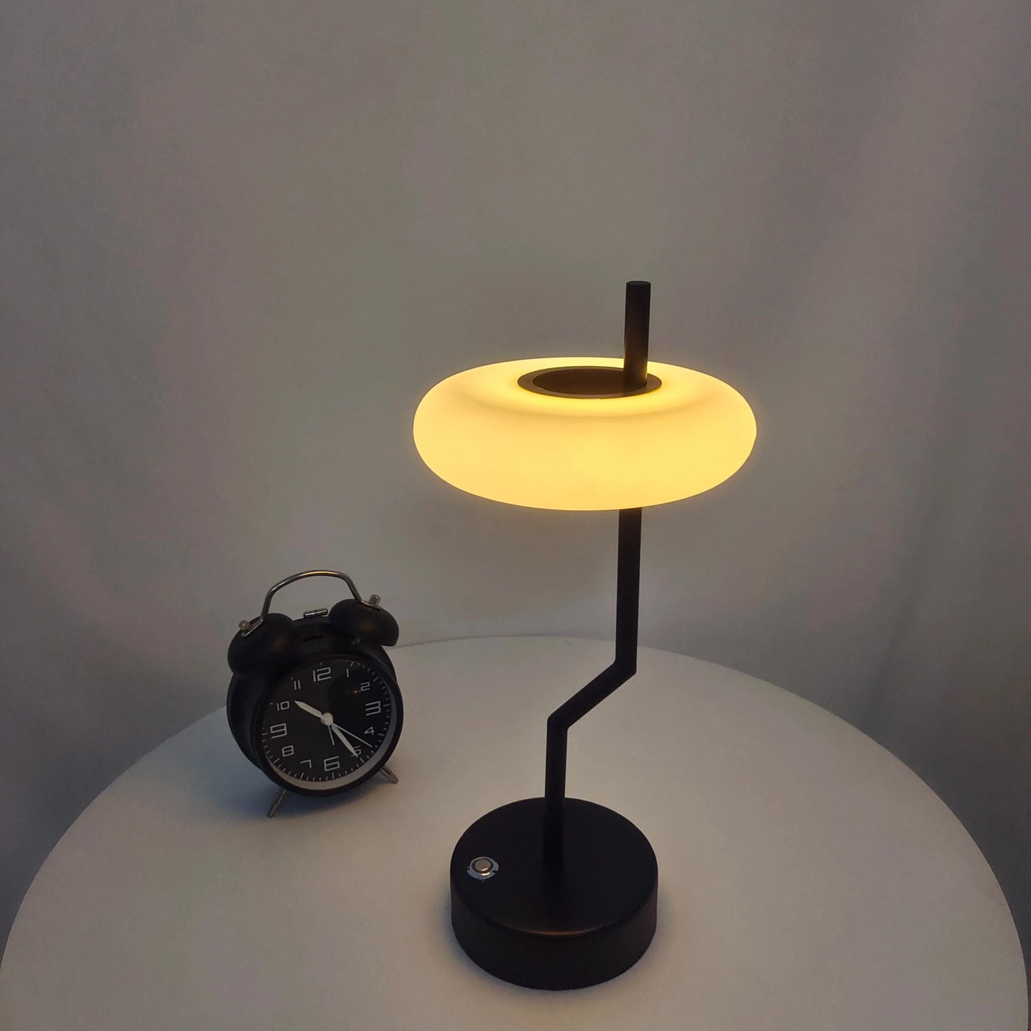 SwayGlow - Nepravidelná rotujúca moderná lampa