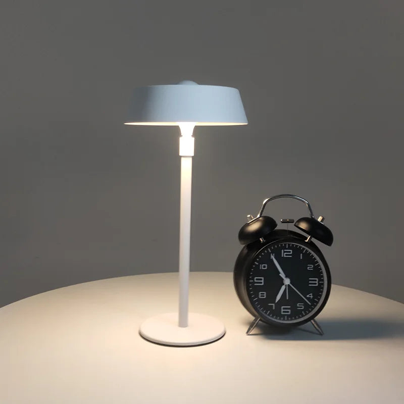 SensaGlow - Senzorová stolová lampa