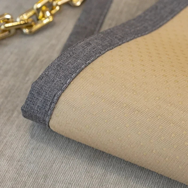 RefinedWrap | Poťah pohovky s klasickou výšivkou