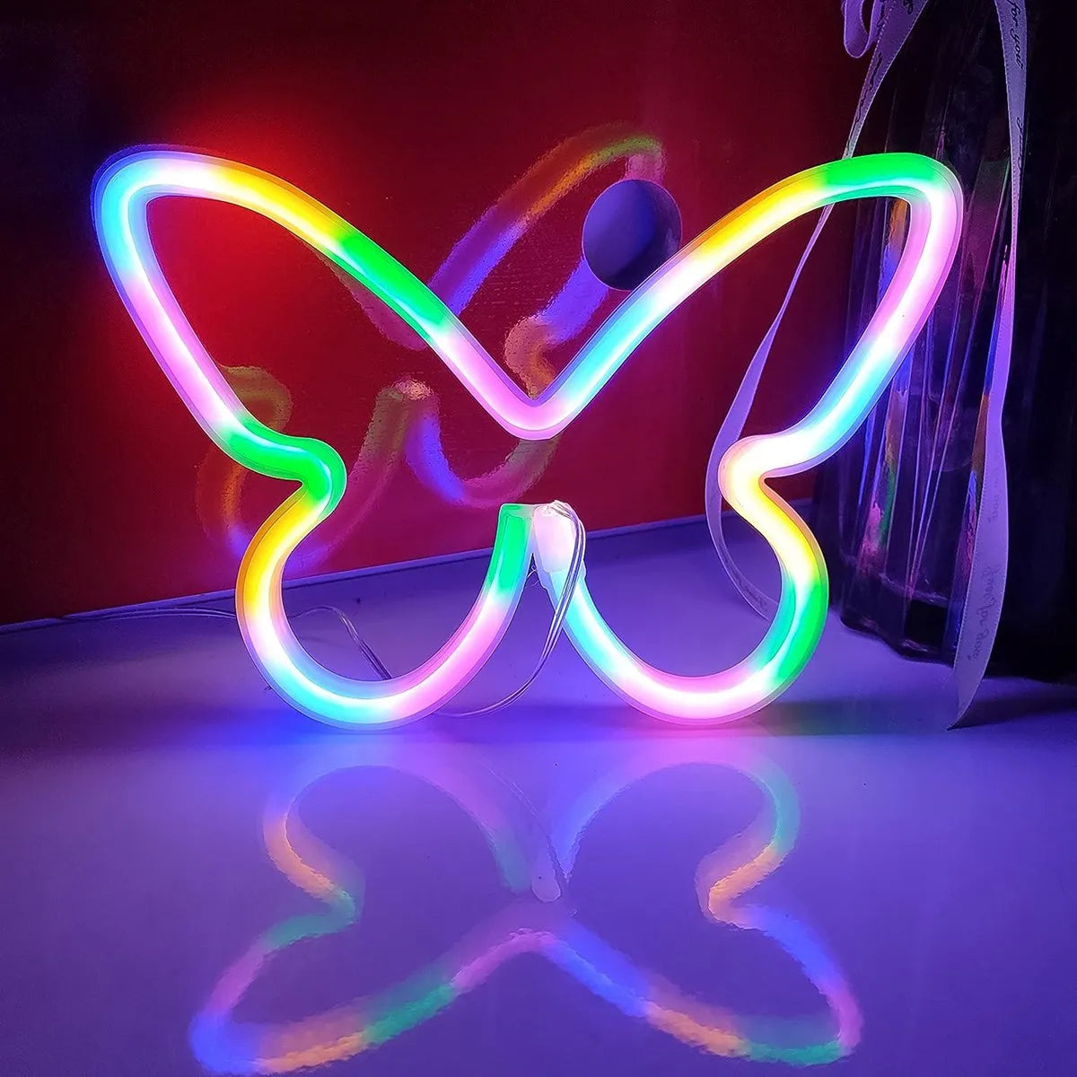 NeonWings | Neónové svetlo motýľa