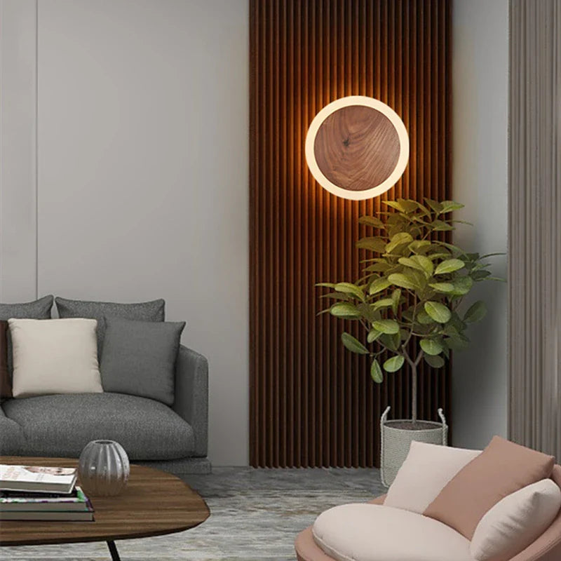 SolidWood - Orechová lampa Aura