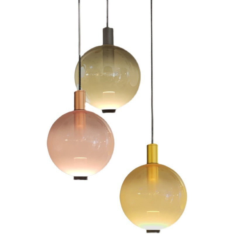 Minimalistická lampa z farebného skla Led