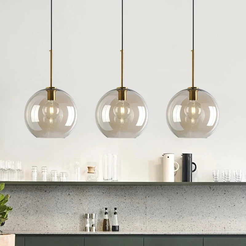 Moderná sklenená závesná lampa