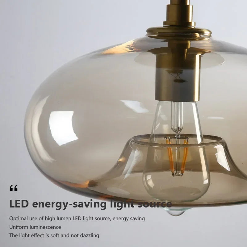 Moderná sklenená závesná lampa