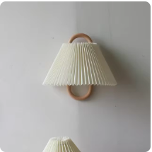 Retro drevené nástenné svietidlo Wabi-sabi