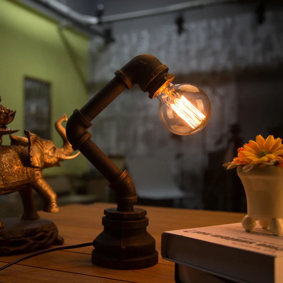 LiquidLuxe - kreatívna železná lampa Waterworks Lighting