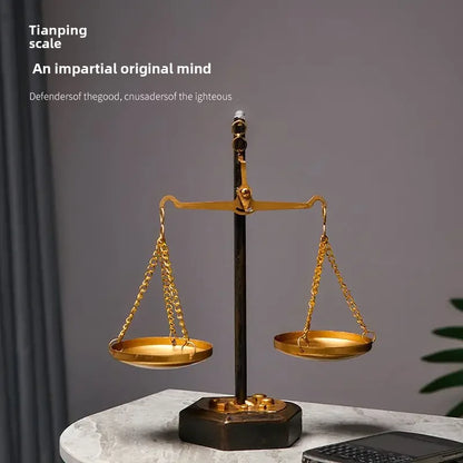 LegalCharm - Elegantné kovové váhy