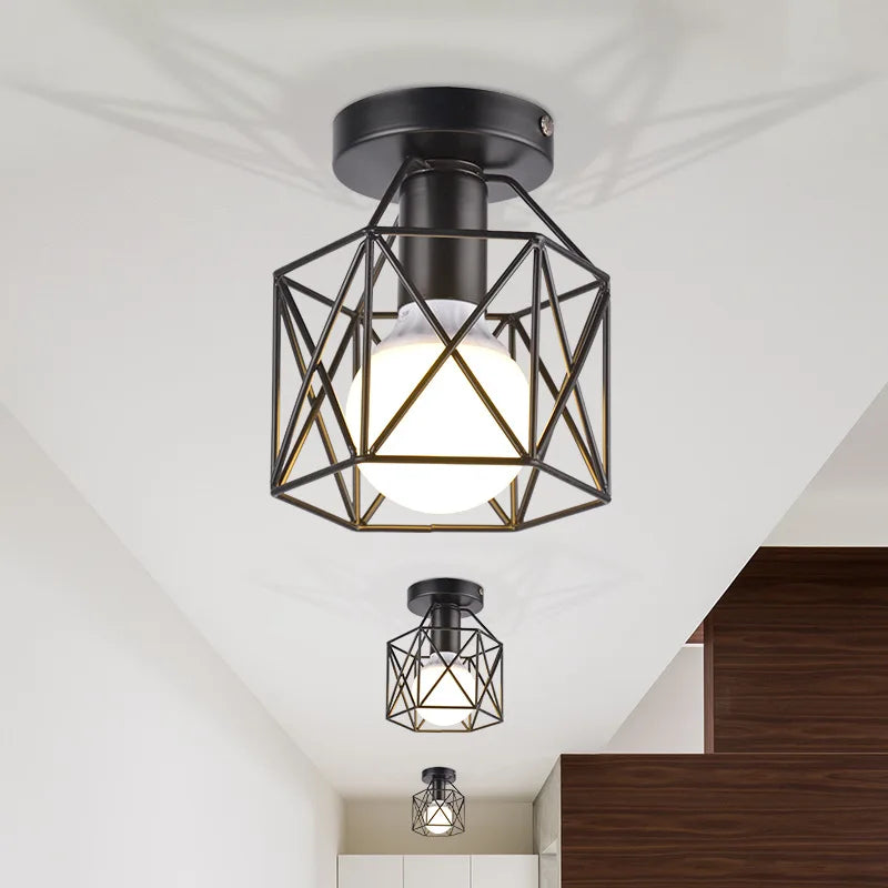 NoirTwist - Čierna kovaná lampa