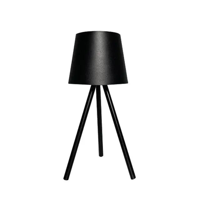 TriLeg - stolová lampa na statíve