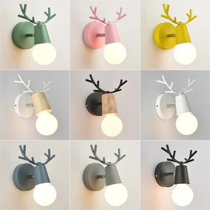 AntlerGlow - Nástenné svietidlo z parožia Macaron