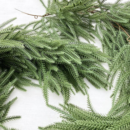 GreenChristmas | Realistická dekorácia z jedľového venca